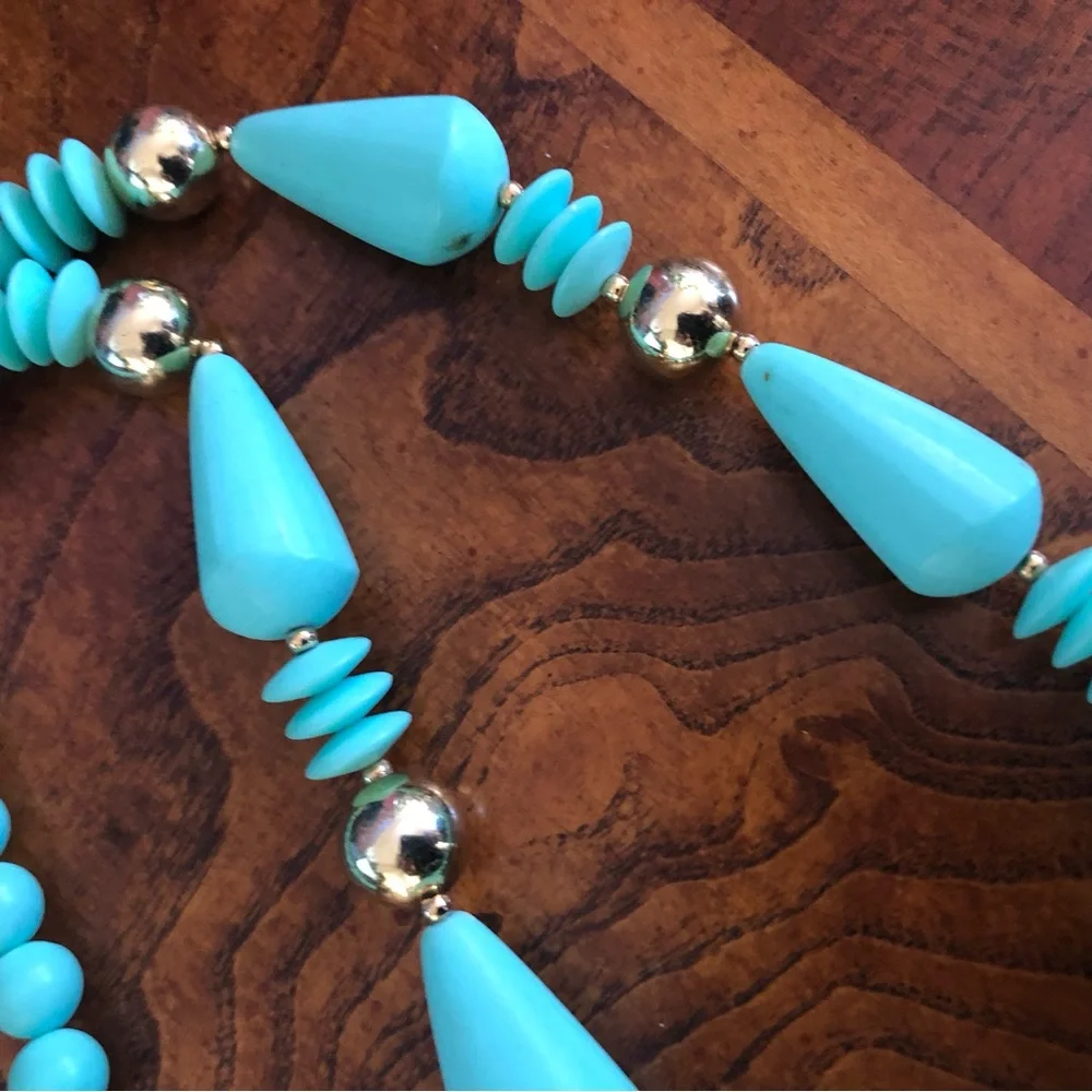 Vintage turquoise tone beaded necklace